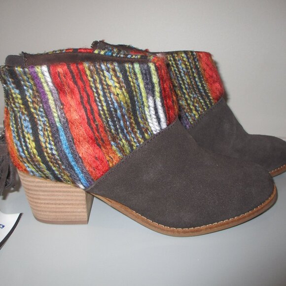 TOMS Leila Bootie - NWT - Size 7.5 / Suede & Wool Boot - Picture 1 of 10